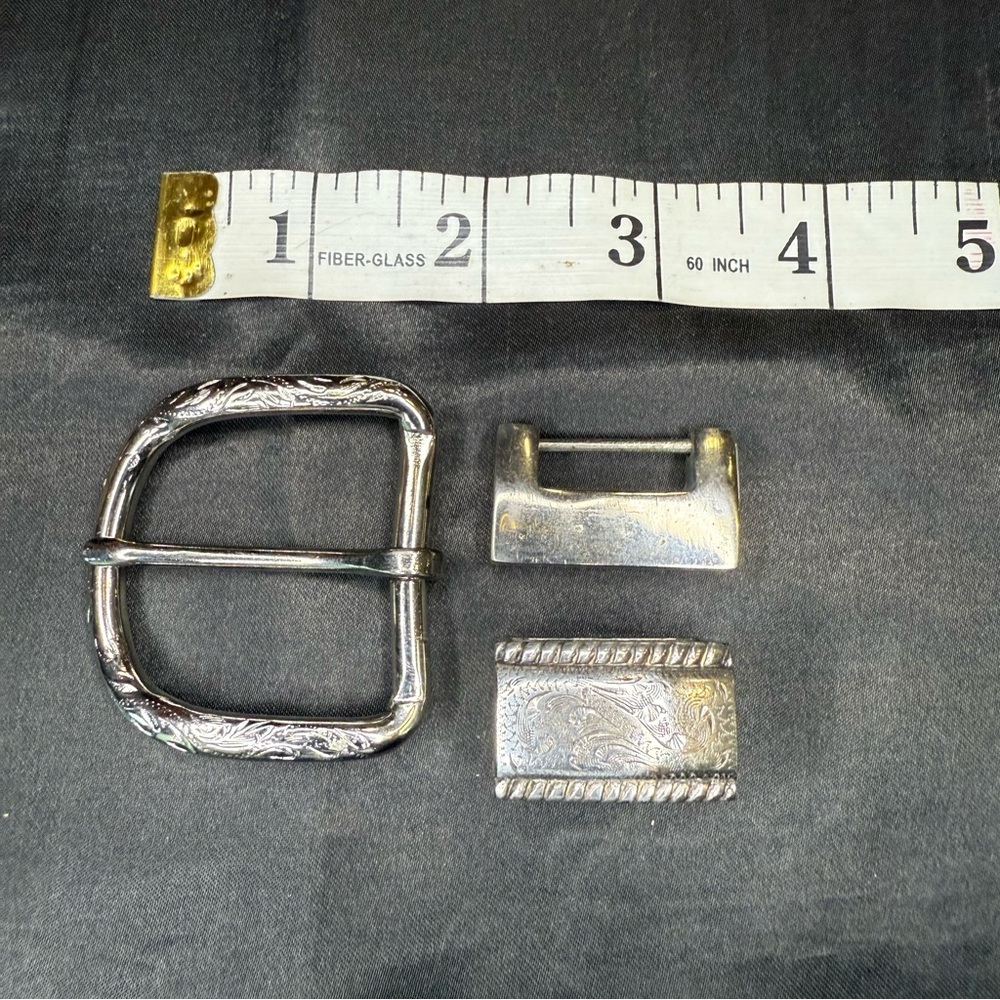 Nickel Western Cowboy Belt Buckle 3 piece set
 Flower - Fits 1.5" Belt